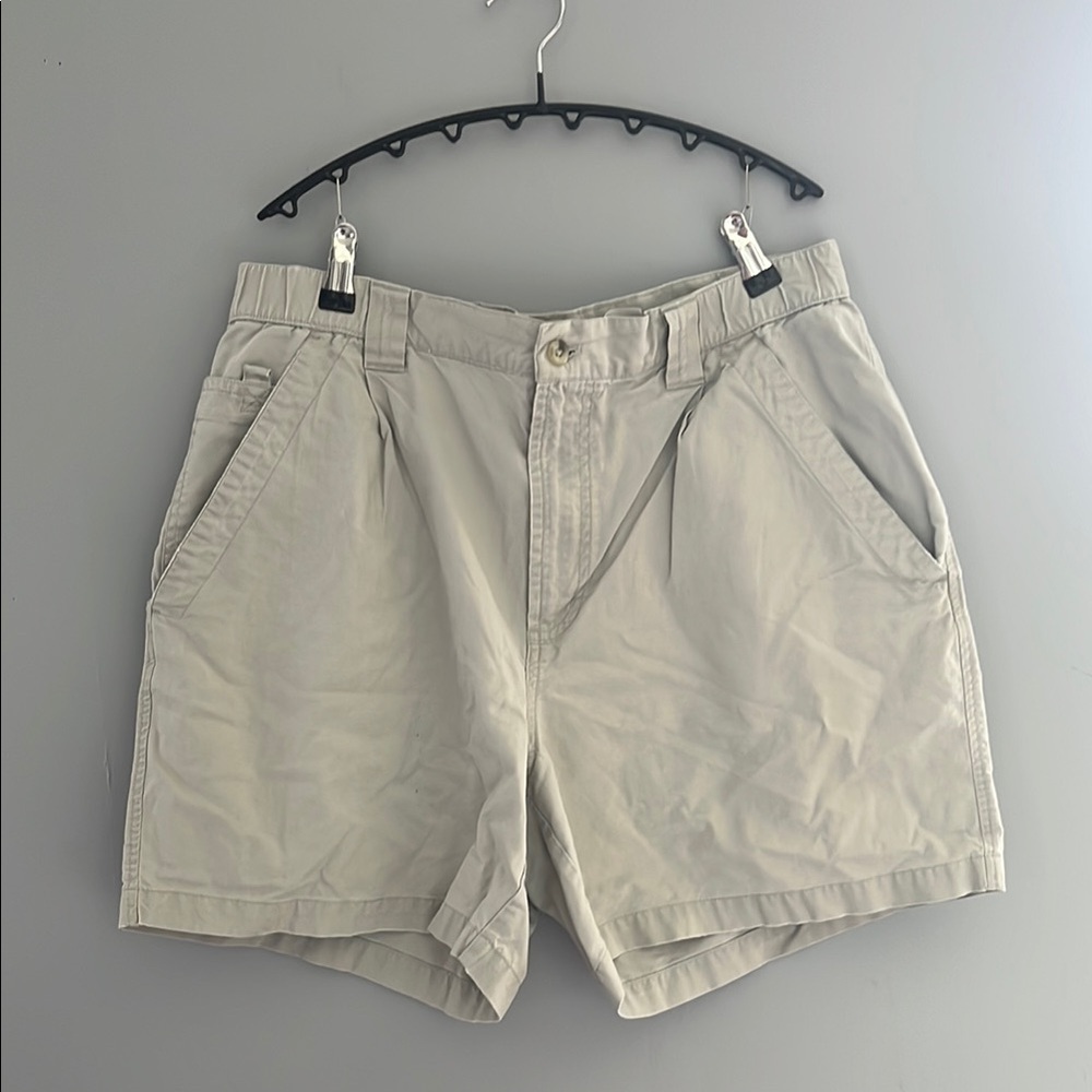 Columbia Sportswear Company Cream Athletic Shorts with Relaxed Fit Size 34